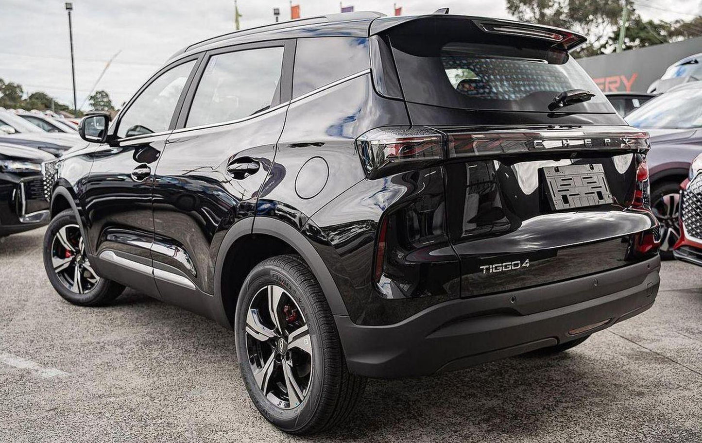 Charlie Sheen - 2025 Cherry Tiggo 4