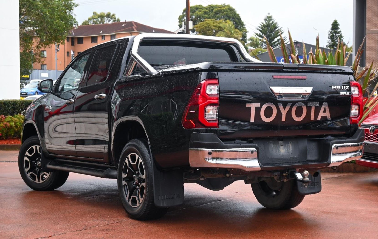 Henry - 2023 Toyota Hilux SR5 4x4