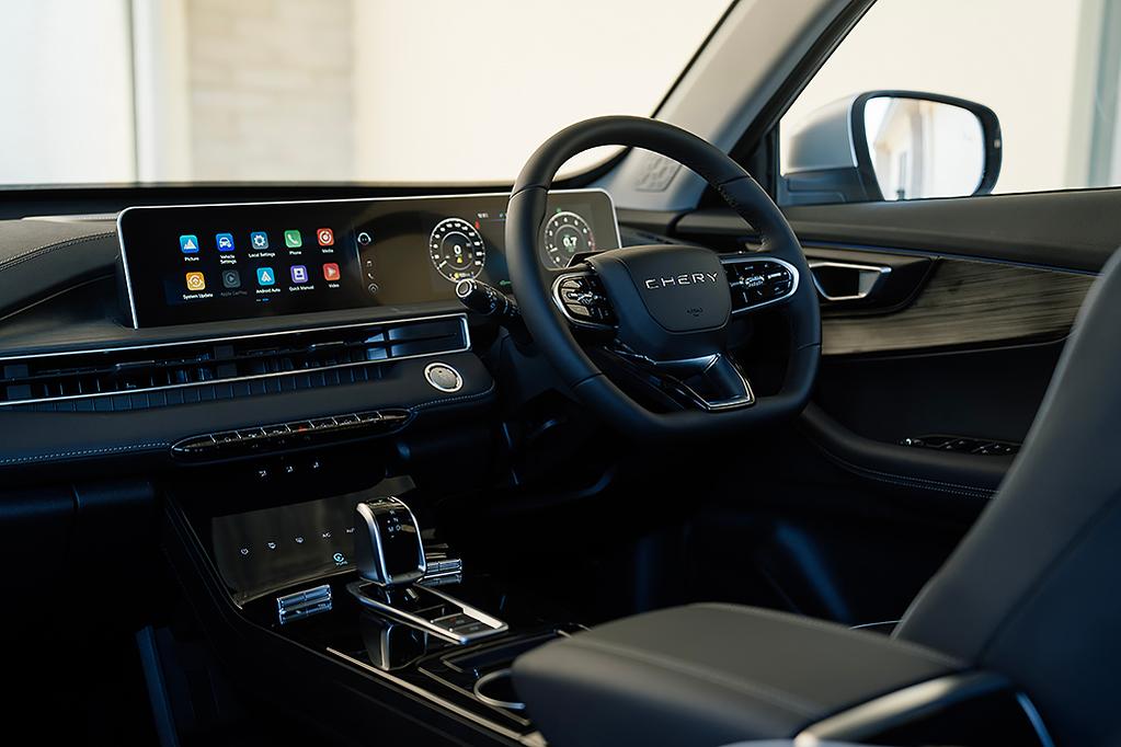 Charlie Sheen - 2025 Cherry Tiggo 4